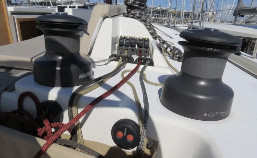 SOLARIS 44